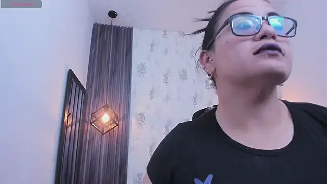 Snapshot of brigittemiller chatting on 12-17-25, 04:24 brigittemiller online show from 12-17-25, 04:24