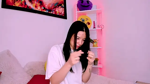 Manuelaa mejiia online show from 03-17-25, 02:01