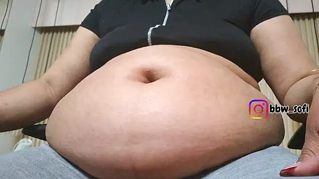Snapshot of virtual_charm chatting on 05-19-26, 12:22 virtual charm online show from 05-19-26, 12:22