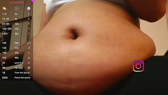 Snapshot of virtual_charm chatting on 05-23-26, 12:42 virtual charm online show from 05-23-26, 12:42