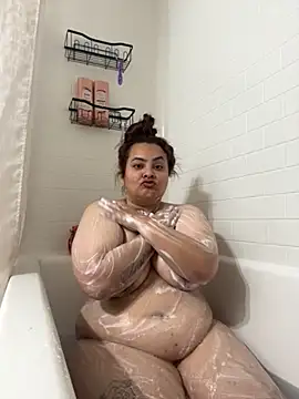 Snapshot of DatBishYouMiss chatting on 11-13-25, 06:18 DatBishYouMiss online show from 11-13-25, 06:18