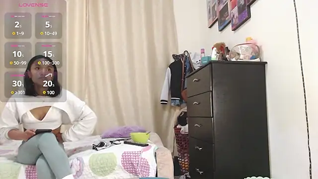 Snapshot of Samary_thomas chatting on 12-18-24, 12:43 Samary thomas online show from 12-18-24, 12:43