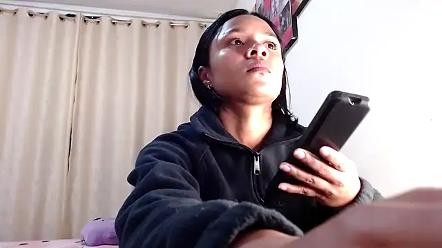 Snapshot of Samary_thomas chatting on 02-26-25, 01:11 Samary thomas online show from 02-26-25, 01:11