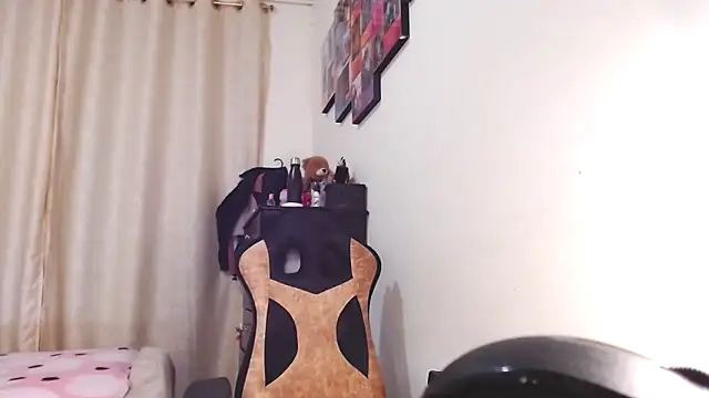 Snapshot of Samary_thomas chatting on 02-26-25, 11:48 Samary thomas online show from 02-26-25, 11:48