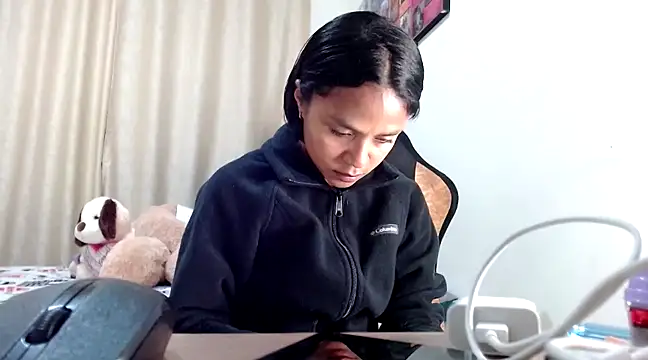 Snapshot of Samary_thomas chatting on 03-21-25, 12:18 Samary thomas online show from 03-21-25, 12:18