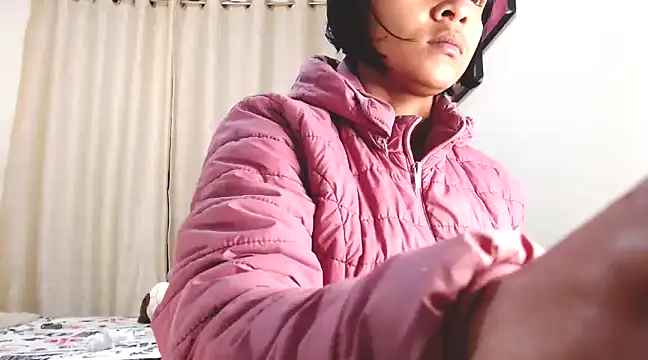 Snapshot of Samary_thomas chatting on 03-22-25, 11:31 Samary thomas online show from 03-22-25, 11:31