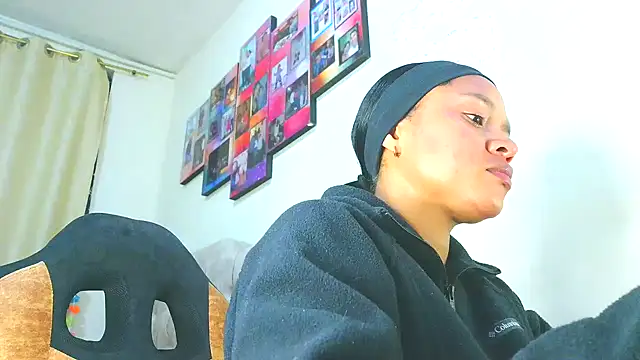 Snapshot of Samary_thomas chatting on 10-09-25, 12:19 Samary thomas online show from 10-09-25, 12:19