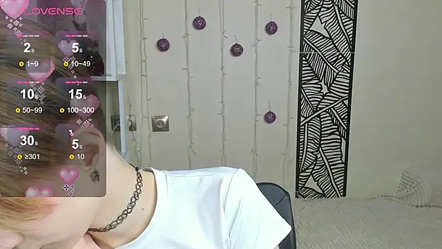 Snapshot of Angel_Jules chatting on 12-28-24, 01:29 Angel Jules online show from 12-28-24, 01:29