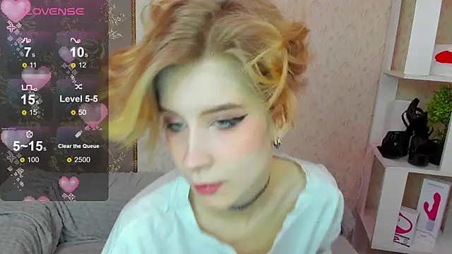 Snapshot of Angel_Jules chatting on 01-25-25, 01:32 Angel Jules online show from 01-25-25, 01:32