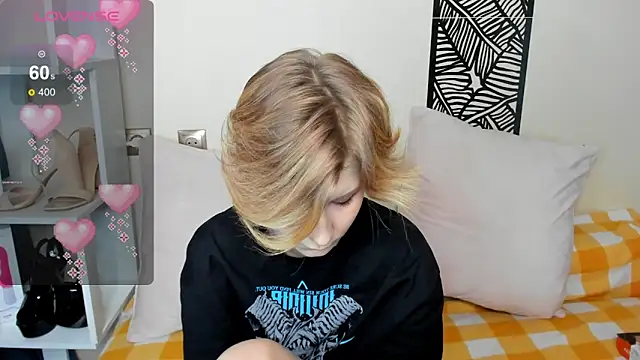 Snapshot of Angel_Jules chatting on 01-28-25, 04:50 Angel Jules online show from 01-28-25, 04:50