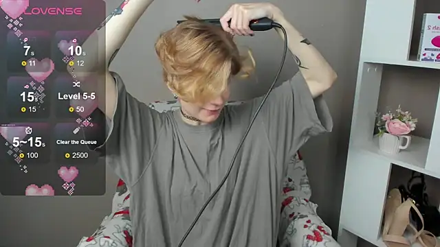 Snapshot of Angel_Jules chatting on 02-13-25, 01:19 Angel Jules online show from 02-13-25, 01:19