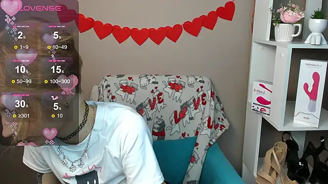 Snapshot of Angel_Jules chatting on 02-16-25, 04:09 Angel Jules online show from 02-16-25, 04:09