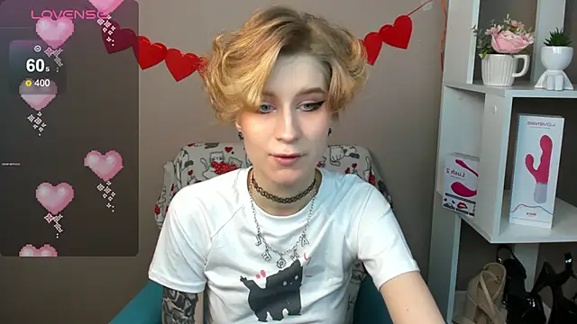 Snapshot of Angel_Jules chatting on 02-17-25, 01:04 Angel Jules online show from 02-17-25, 01:04