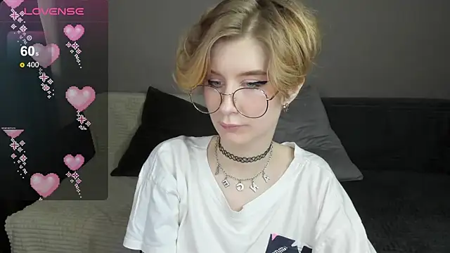 Snapshot of Angel_Jules chatting on 02-23-25, 01:02 Angel Jules online show from 02-23-25, 01:02