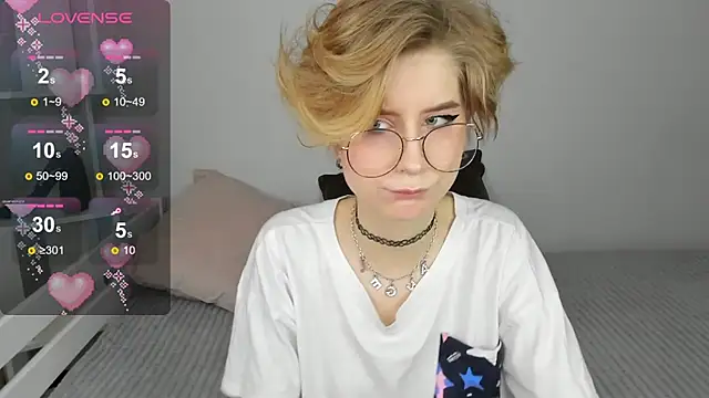 Snapshot of Angel_Jules chatting on 02-24-25, 08:06 Angel Jules online show from 02-24-25, 08:06