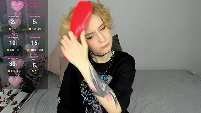 Snapshot of Angel_Jules chatting on 03-04-25, 01:01 Angel Jules online show from 03-04-25, 01:01