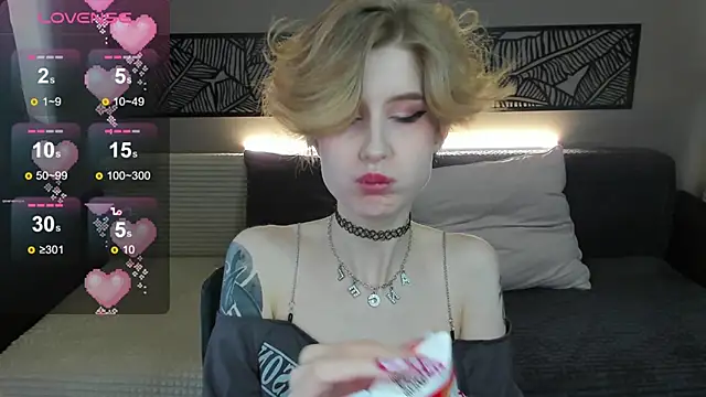 Snapshot of Angel_Jules chatting on 03-22-25, 03:52 Angel Jules online show from 03-22-25, 03:52