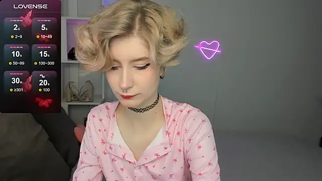 Snapshot of Angel_Jules chatting on 10-10-25, 12:42 Angel Jules online show from 10-10-25, 12:42