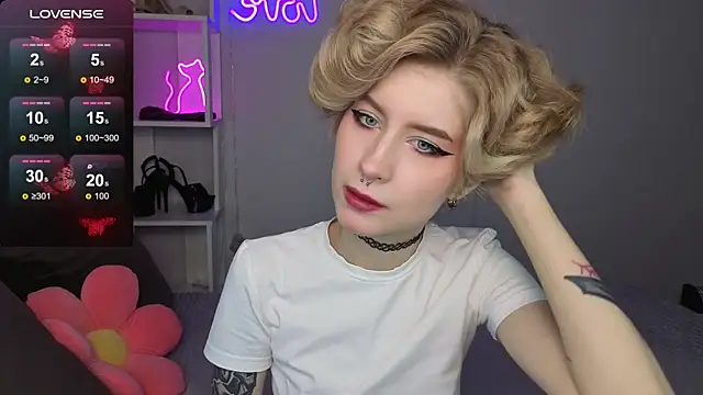 Snapshot of Angel_Jules chatting on 10-12-25, 01:04 Angel Jules online show from 10-12-25, 01:04