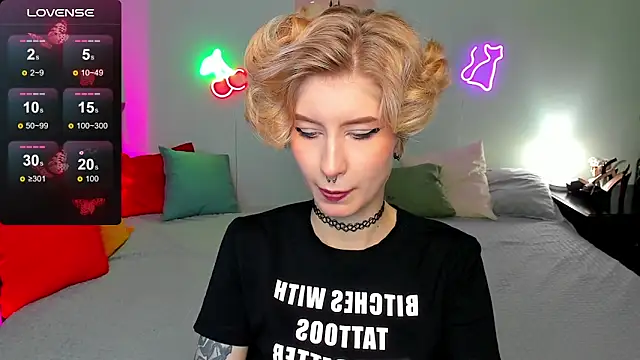 Snapshot of Angel_Jules chatting on 10-13-25, 12:43 Angel Jules online show from 10-13-25, 12:43