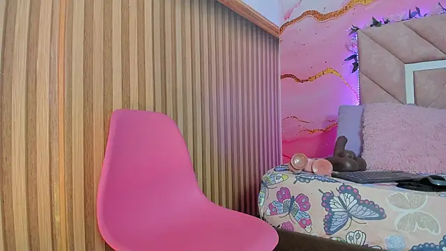 Snapshot of Taylor__cooper chatting on 11-18-25, 06:34 Taylor cooper online show from 11-18-25, 06:34