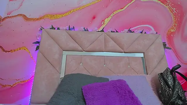 Snapshot of Taylor__cooper chatting on 11-19-25, 06:30 Taylor cooper online show from 11-19-25, 06:30