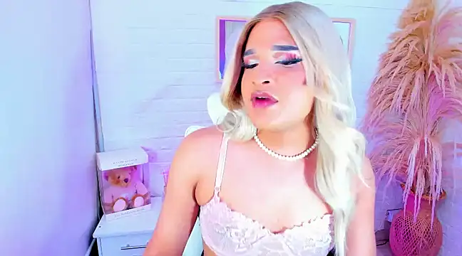 Snapshot of Elody_Preysler69 chatting on 12-30-24, 09:37 Elody Preysler69 online show from 12-30-24, 09:37