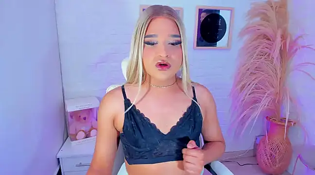 Snapshot of Elody_Preysler69 chatting on 01-06-25, 04:47 Elody Preysler69 online show from 01-06-25, 04:47