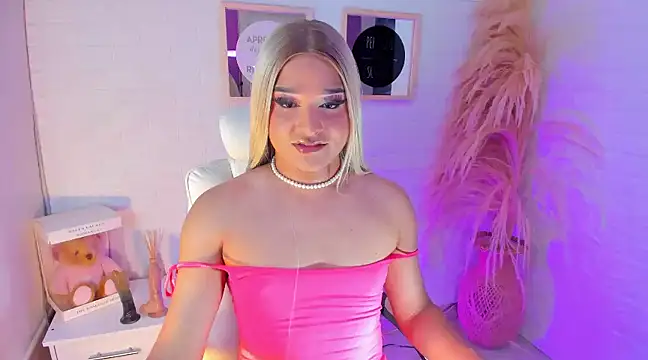 Snapshot of Elody_Preysler69 chatting on 01-15-25, 07:05 Elody Preysler69 online show from 01-15-25, 07:05