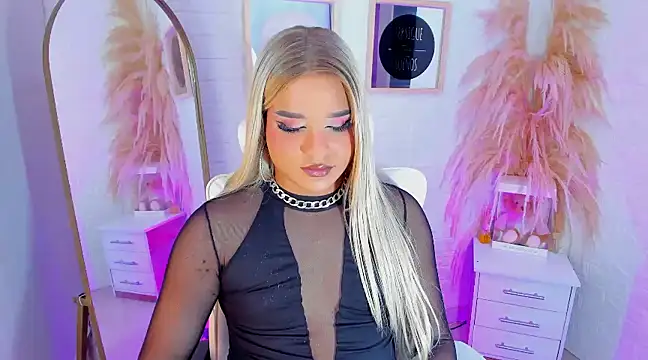 Snapshot of Elody_Preysler69 chatting on 01-31-25, 05:51 Elody Preysler69 online show from 01-31-25, 05:51