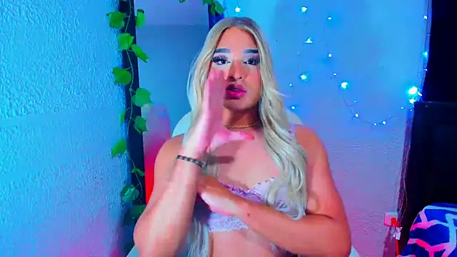 Snapshot of Elody_Preysler69 chatting on 02-24-25, 03:55 Elody Preysler69 online show from 02-24-25, 03:55