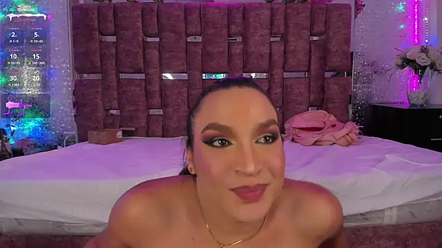 Snapshot of KylieVictoria chatting on 12-25-24, 09:02 KylieVictoria online show from 12-25-24, 09:02