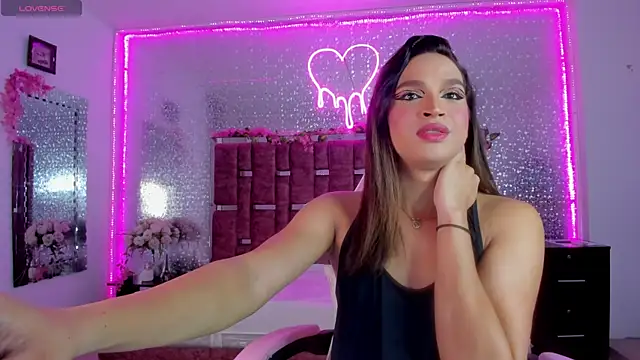 Snapshot of KylieVictoria chatting on 01-09-25, 04:30 KylieVictoria online show from 01-09-25, 04:30