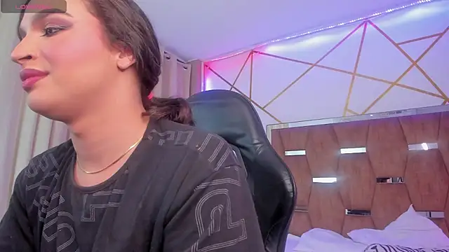 Snapshot of KylieVictoria chatting on 01-15-25, 05:08 KylieVictoria online show from 01-15-25, 05:08