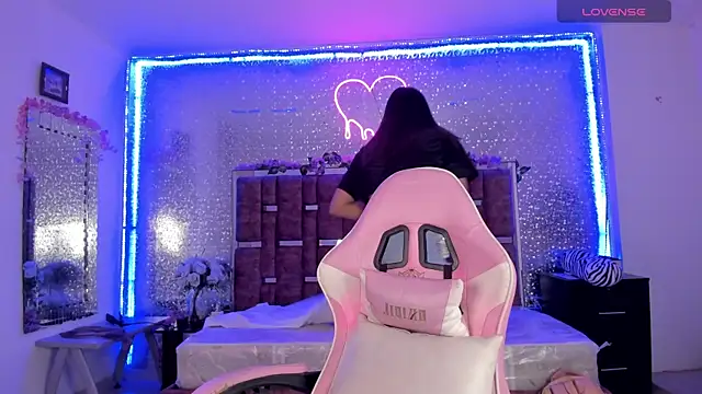 Snapshot of KylieVictoria chatting on 02-07-25, 04:59 KylieVictoria online show from 02-07-25, 04:59