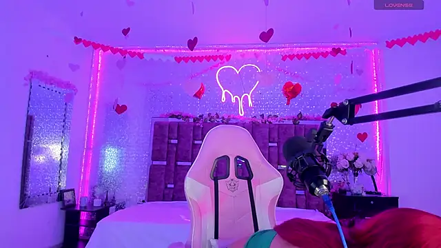 Snapshot of KylieVictoria chatting on 02-14-25, 04:58 KylieVictoria online show from 02-14-25, 04:58