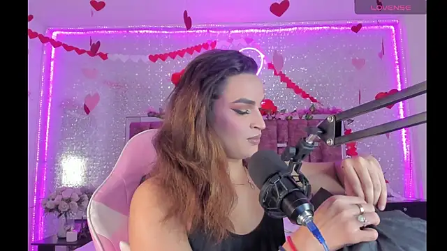 Snapshot of KylieVictoria chatting on 02-15-25, 04:14 KylieVictoria online show from 02-15-25, 04:14