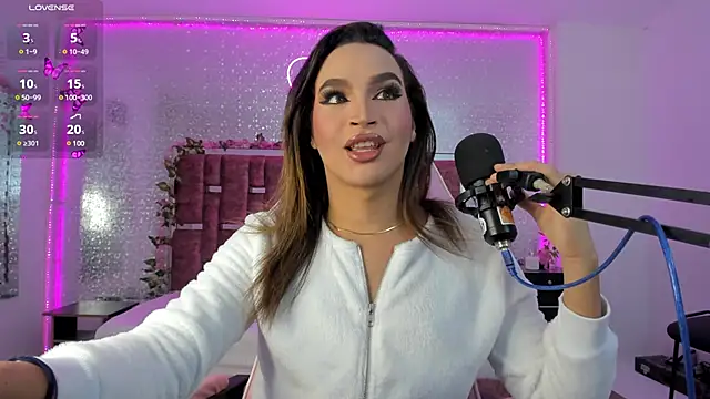 Snapshot of KylieVictoria chatting on 03-19-25, 04:36 KylieVictoria online show from 03-19-25, 04:36