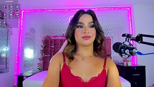 Snapshot of KylieVictoria chatting on 03-20-25, 04:18 KylieVictoria online show from 03-20-25, 04:18