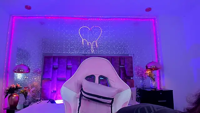 KylieVictoria online show from 11-30-25, 04:16