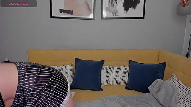 Snapshot of KetrinWhite chatting on 05-12-26, 01:25 KetrinWhite online show from 05-12-26, 01:25