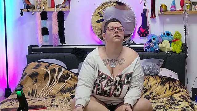 SunshineLexi online show from 11-24-25, 07:19