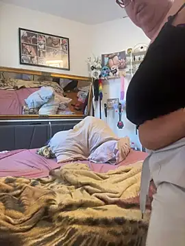 SunshineLexi online show from 04-22-26, 05:54