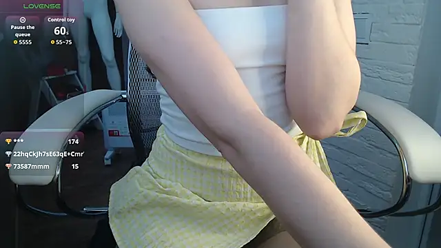 Snapshot of BB_Web chatting on 12-04-25, 03:49 BB Web online show from 12-04-25, 03:49