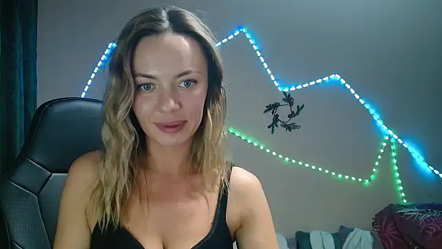 Snapshot of Daria_Spring chatting on 12-25-24, 08:07 Daria Spring online show from 12-25-24, 08:07