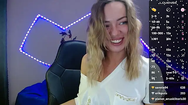 Snapshot of Daria_Spring chatting on 02-18-25, 08:47 Daria Spring online show from 02-18-25, 08:47