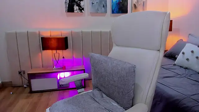 DaniRousse online show from 12-04-25, 03:38