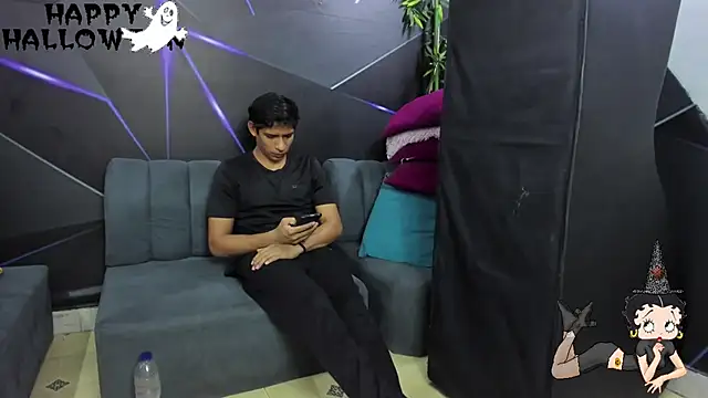 playsgirlhot online show from 10-31-25, 11:17