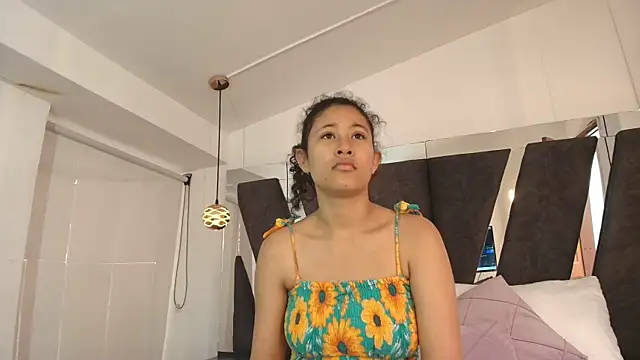 Milkdulce1 online show from 11-10-25, 01:10