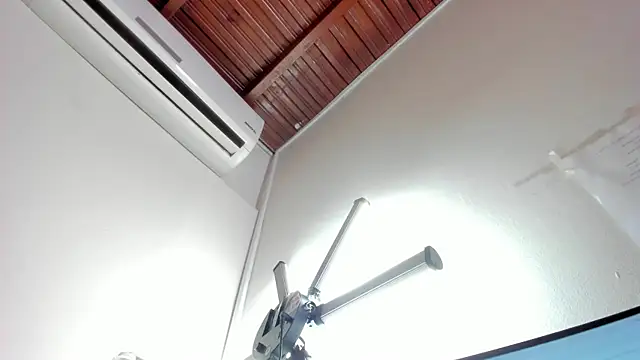 Aleja arango1 online show from 10-15-25, 10:21